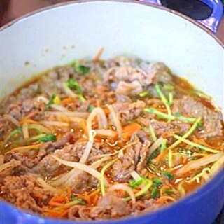 牛肉と彩り野菜の韓流ピリ辛蒸し鍋